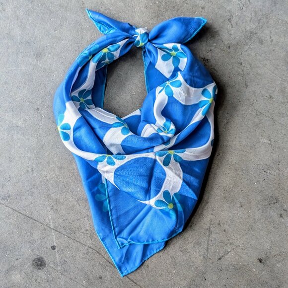 Vintage Made in Japan Blue Circle Flower Square Scarf - Picture 1 of 7